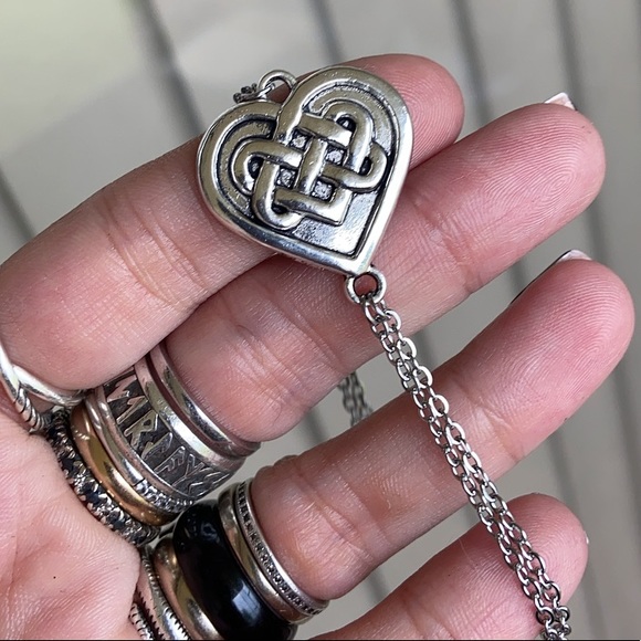 π΄ SALE ! red dot items are 2 for $25 . Bundle more than 3 and its $10 each π - Picture 9 of 13